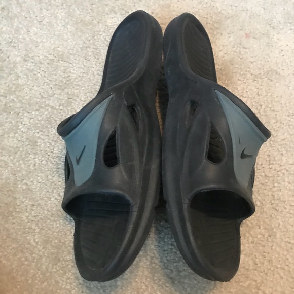 nike first string slide size 13